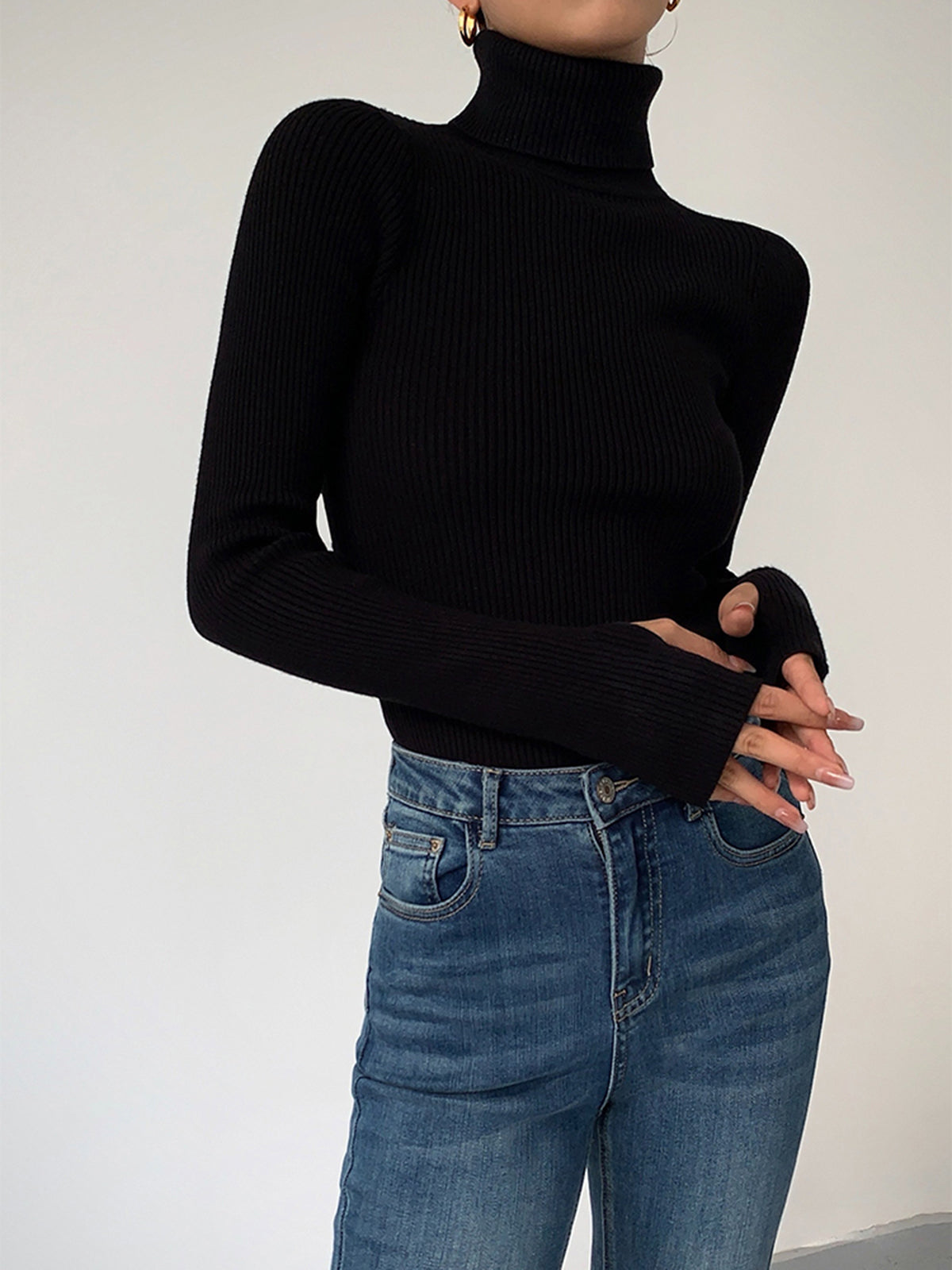 Women's Fitted Ribbed Turtleneck Sweater in Black