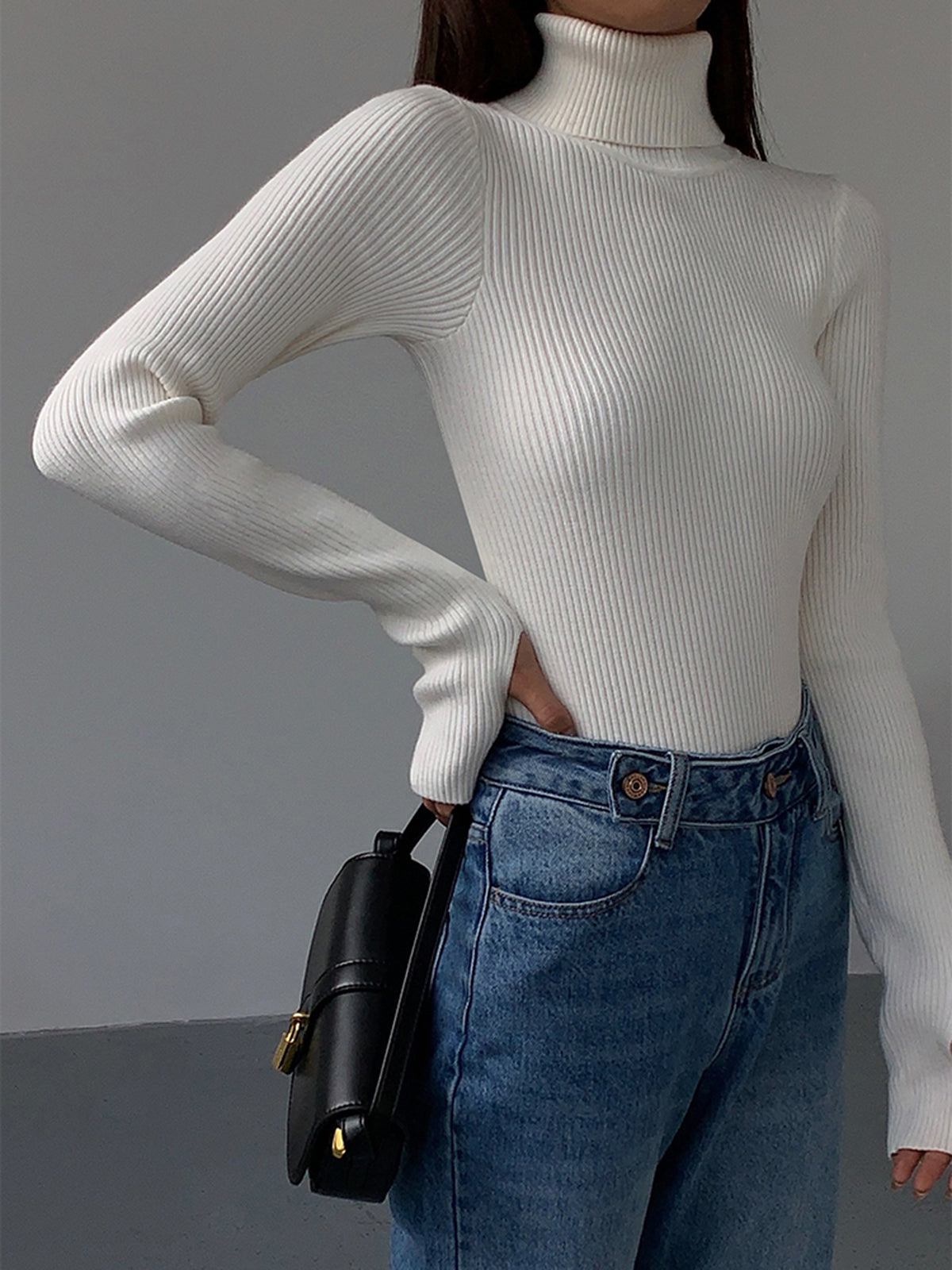 Women's Fitted Ribbed Turtleneck Sweater in White