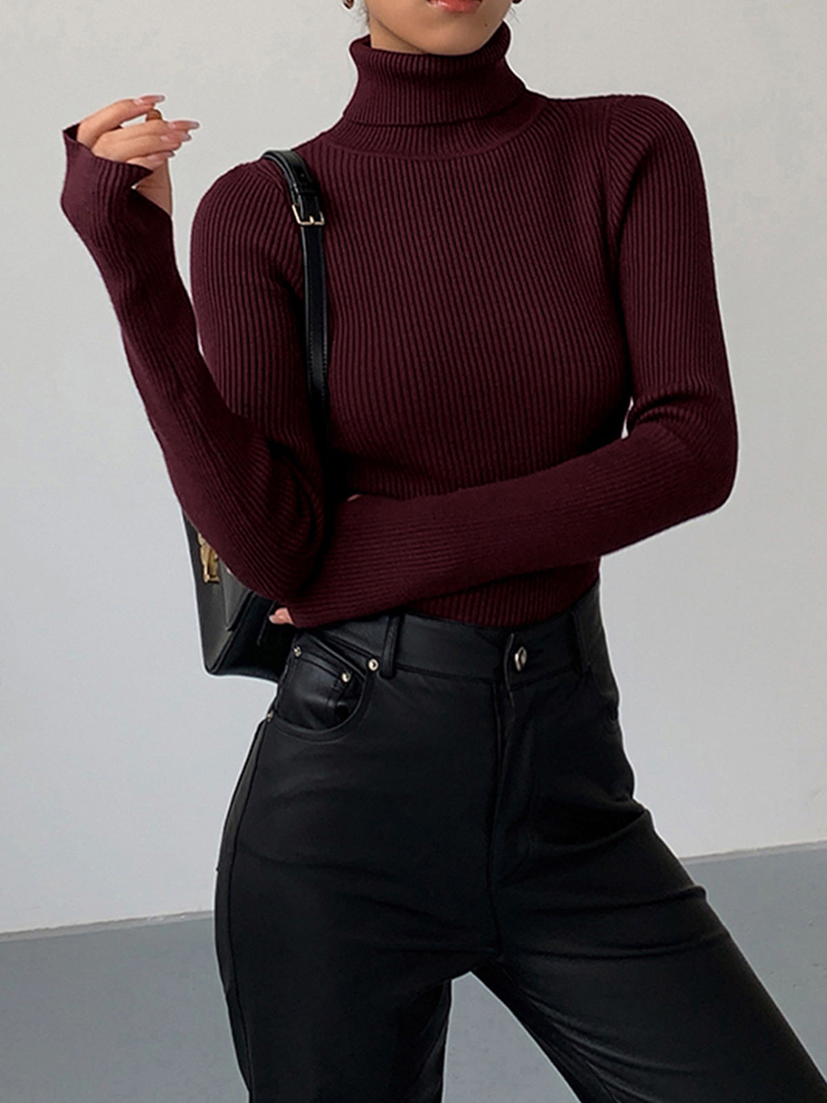 Women's Fitted Ribbed Turtleneck Sweater in Burgundy